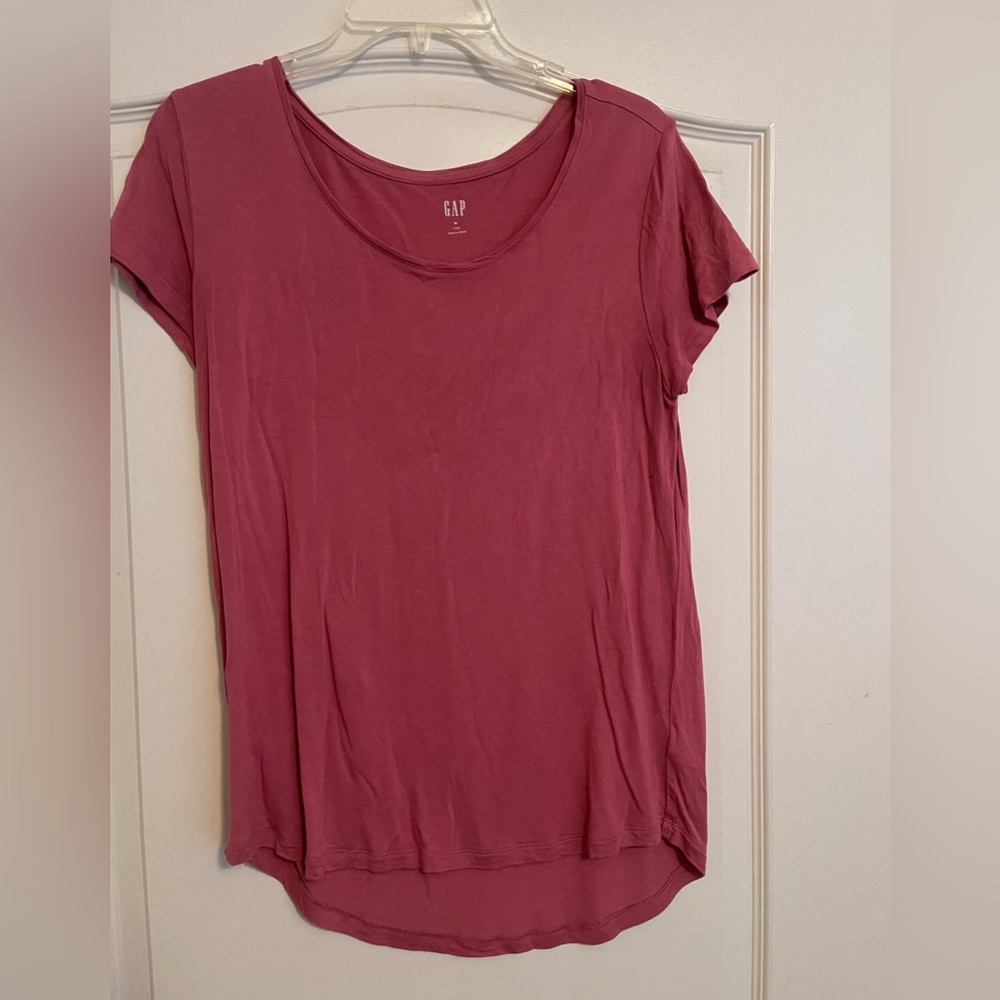 Gap pink shirt